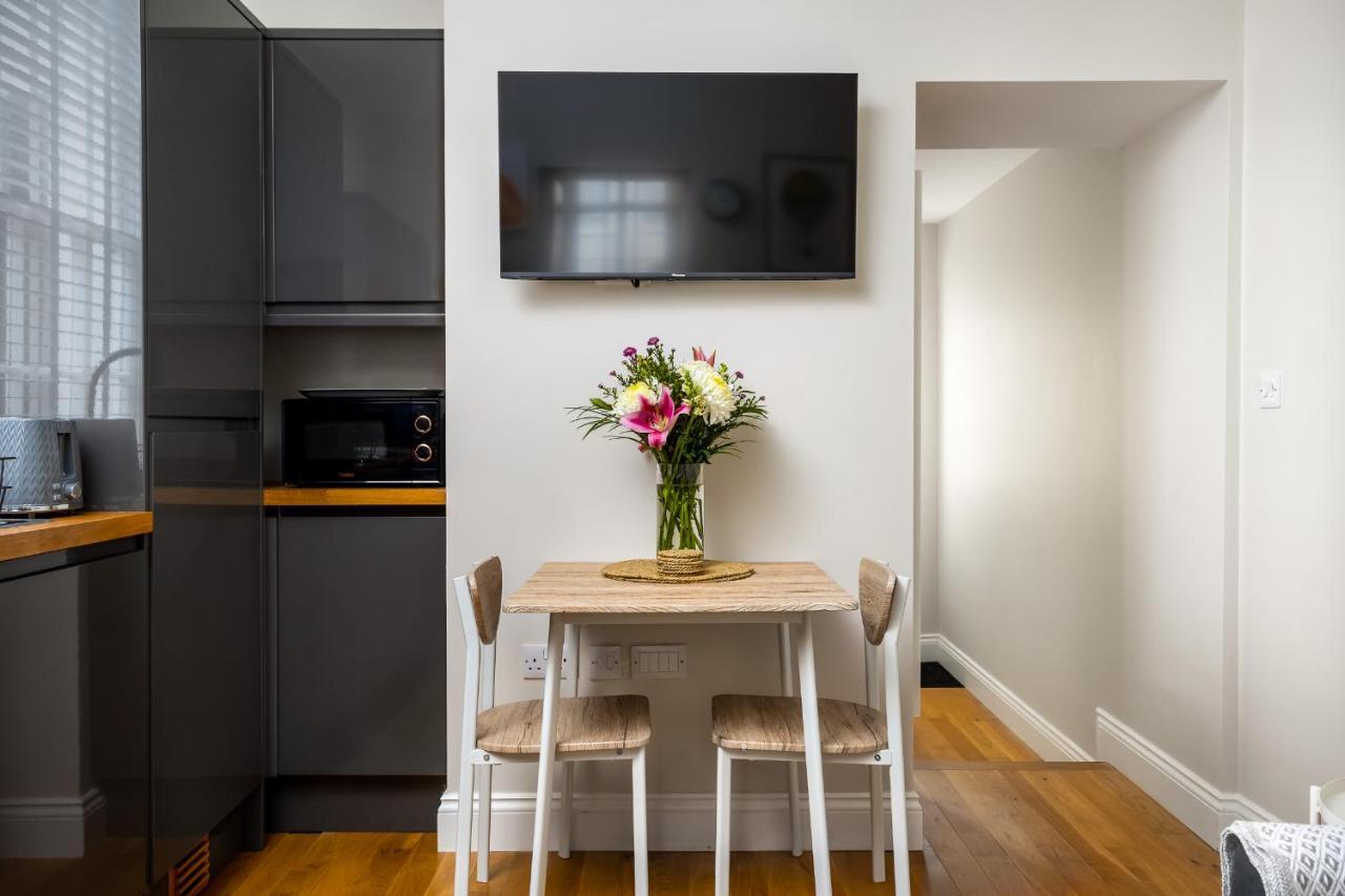 كيلتنهام Contemporary Ground Floor Apartment - Town Centre With Parking! المظهر الخارجي الصورة